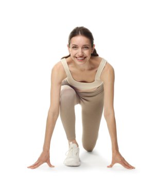 Beyaz arkaplanda başlangıç konumunda çalışan