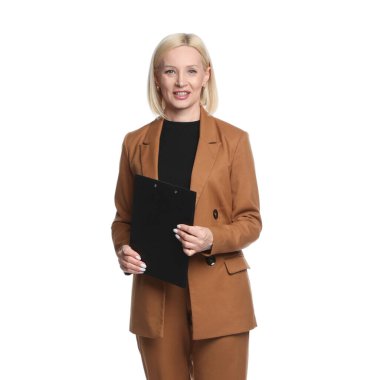 Beyaz arka planda panosu olan profesyonel psikolog.