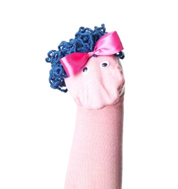 Beyaz arka planda sergilenecek şirin çorap kuklası