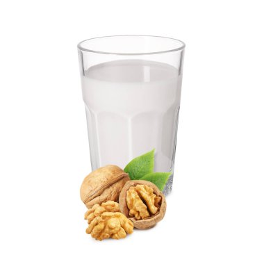 Bardakta fındık sütü ve beyazda ceviz.