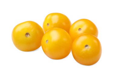 Olgun sarı kiraz domatesleri beyazlar üzerinde izole.