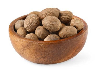 Beyazlar üzerinde izole edilmiş taze hindistan cevizleri.