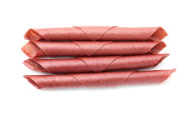 Beyaz arka planda nefis meyve dürümleri, üst manzara.