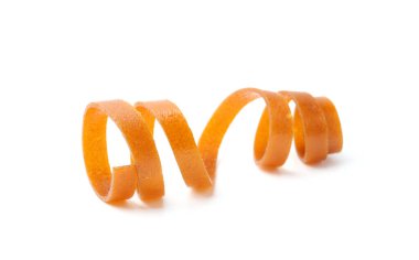 Beyaz arka planda lezzetli meyve rulosu