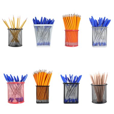 Farklı tutacaklardaki kalemler ve kalemler beyaz, set üzerine izole edilmiş.