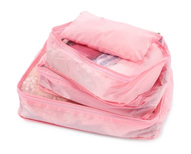 Beyaz üzerine izole edilmiş paket küpleri yığını