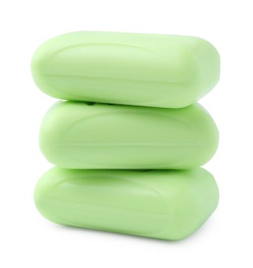 Beyaz üzerine izole edilmiş üç sabun çubuğu. Kişisel temizlik.