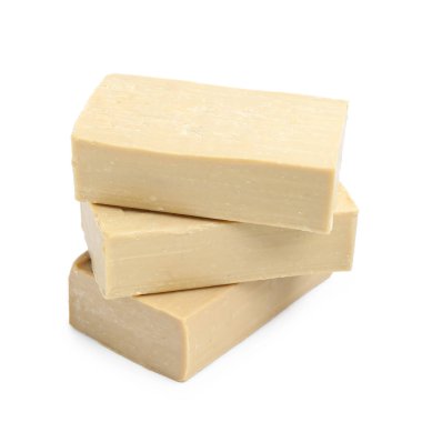 Beyazın üzerinde izole edilmiş sabunlar. Kişisel hijyen ürünleri