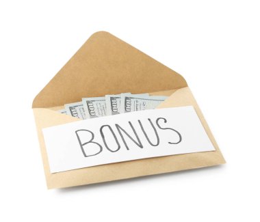 Bonus kelimesiyle zarf ve beyaza izole edilmiş dolar banknotları