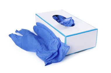 Mavi tıbbi eldiven ve kutu beyaza izole edilmiş.