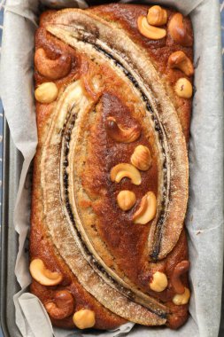Fındıklı muzlu ekmek, harika görünüyor.