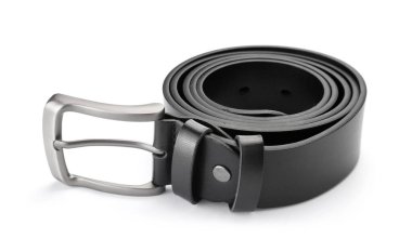 beyaz izole bir siyah deri kayışı