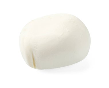 Lezzetli mozzarella peynir topu beyaza izole edilmiş.