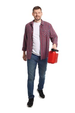 Beyaz arka planda plastik kutu tutan adam.