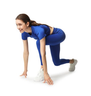 Beyaz arkaplanda başlangıç konumunda çalışan