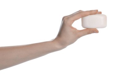 Beyaz arka planda sabun çubuğu olan kadın, yakın plan.