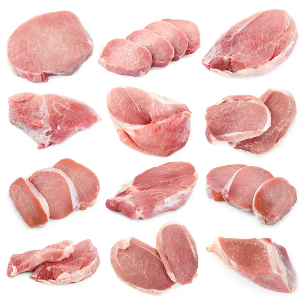 Beyaz arka planda taze çiğ domuz eti, kolaj.
