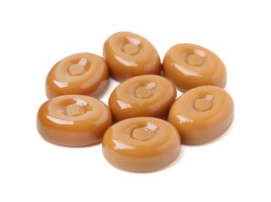 Beyaz üzerine izole edilmiş lezzetli sert şekerleme.