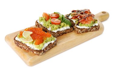 Farklı lezzetli avokado sandviçleri.