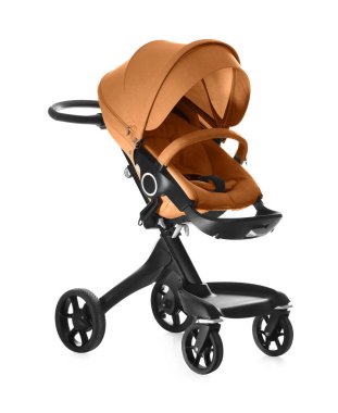 Bebek arabası. Beyaz tenteli modern bebek arabası.