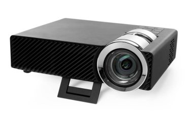 Bir modern video projektörü beyaza izole edildi