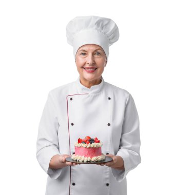 Beyaz arka planda pastası olan profesyonel pasta şefi.
