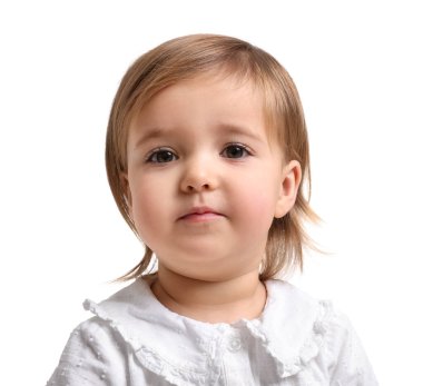 Beyaz arka planda sevimli küçük kız bebek