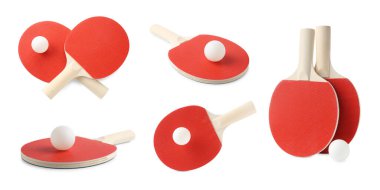 Masa tenisi raketleri ve top beyaz sette izole edildi.