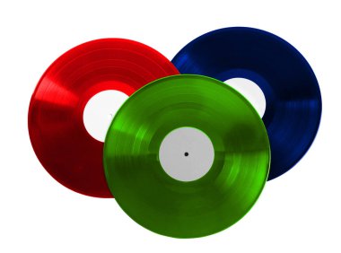 Beyaz arkaplanda üç renkli vinil plak