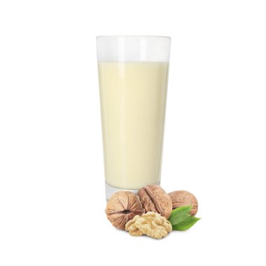 Bardakta fındık sütü ve beyazda ceviz.