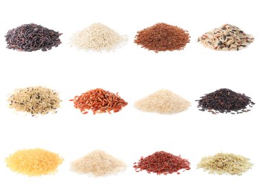 Kahverengi ve diğer pirinç türleri beyaz üzerine izole edilmiş, set