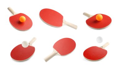 Masa tenisi raketi ve toplar beyaz sette izole edilmiş.