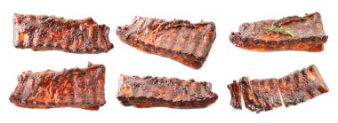 Beyaz arka planda nefis ızgara kaburgalar, kolaj.