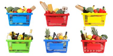 Beyaz arka planda farklı ürünler içeren alışveriş sepetleri, kolaj