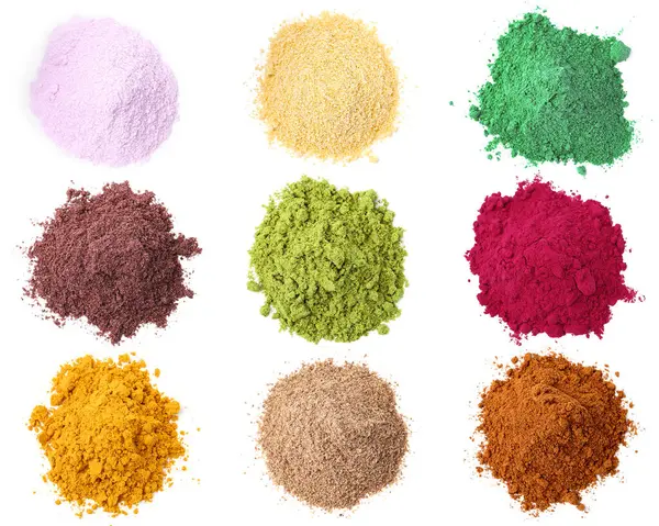 Beyaz arka planda farklı süper yiyecek tozları, kolaj. Üst görünüm