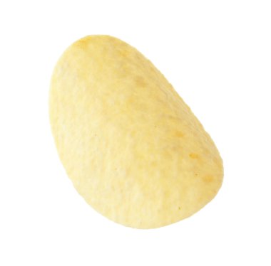 Beyaza izole edilmiş lezzetli bir patates cipsi.
