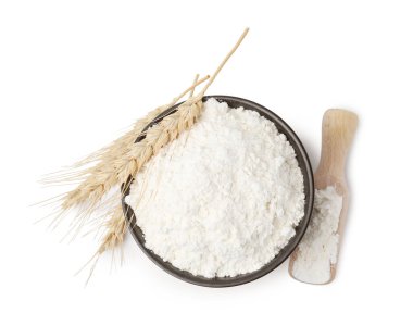 Buğday unu ve çiviler beyaza izole edilmiş, üst manzara
