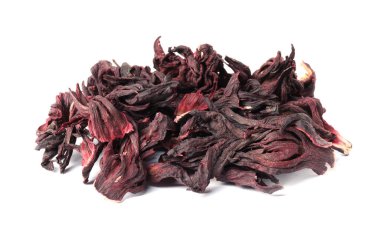 Hibiscus çayı. Kurumuş Roselle sepals beyazda izole edilmiş.