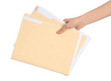 Beyaz arkaplanda kağıt dosya dizinleri tutan kadın, yakın plan