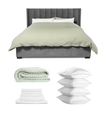 Yapılandırılmış yatak, yastıklar, battaniye ve havlular beyaza izole edilmiş, kolaj