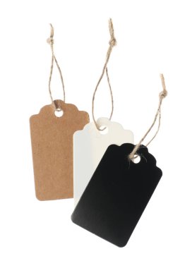 Beyaz üzerine izole edilmiş dizgileri olan farklı boş etiketler