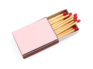 Kutudaki kibritler beyaza izole edilmiş. Tasarım için model