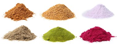 Beyaz arka planda farklı süper yiyecek tozları, kolaj