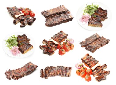 Beyaz arka planda nefis ızgara kaburgalar, kolaj.