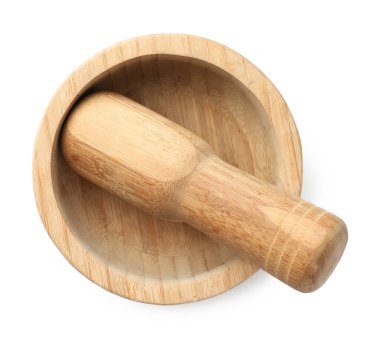 Kabuklu ahşap havan topu beyaz üzerine izole, üst manzara