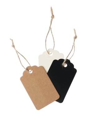 Beyaz üzerine izole edilmiş dizgileri olan farklı boş etiketler