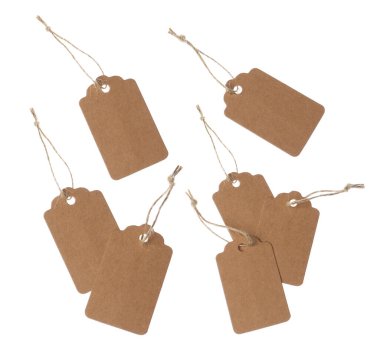 Beyaz arka planda bir sürü boş etiket, kolaj. Tasarım için model