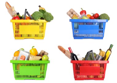 Beyaz arka planda farklı ürünler içeren alışveriş sepetleri, kolaj