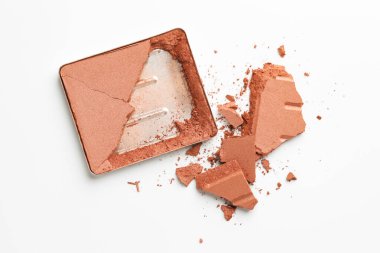 Kırık göz fonu, beyaz arka plan, üst görünüm