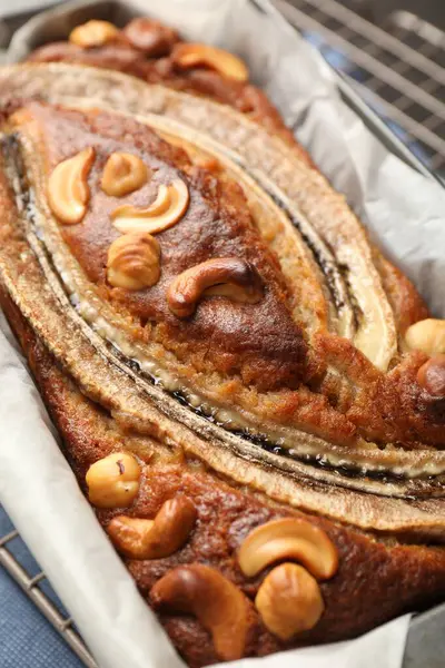 Fındıklı muzlu ekmek, yakın plan.